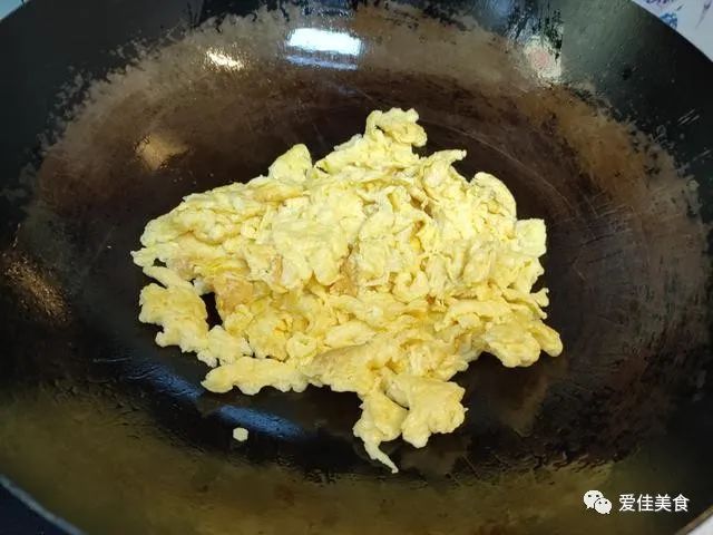 柿子炒鸡蛋的做法_如何炒柿子鸡蛋_炒柿子鸡蛋做法窍门