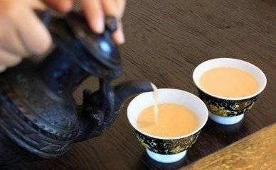 酥油茶是什么民族_酥油茶是哪个民族的特色食品_酥油茶是哪个民族特色